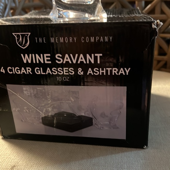 New Wine Savant 4 Cigar Glasses Set NWB Unique - Picture 2 of 3